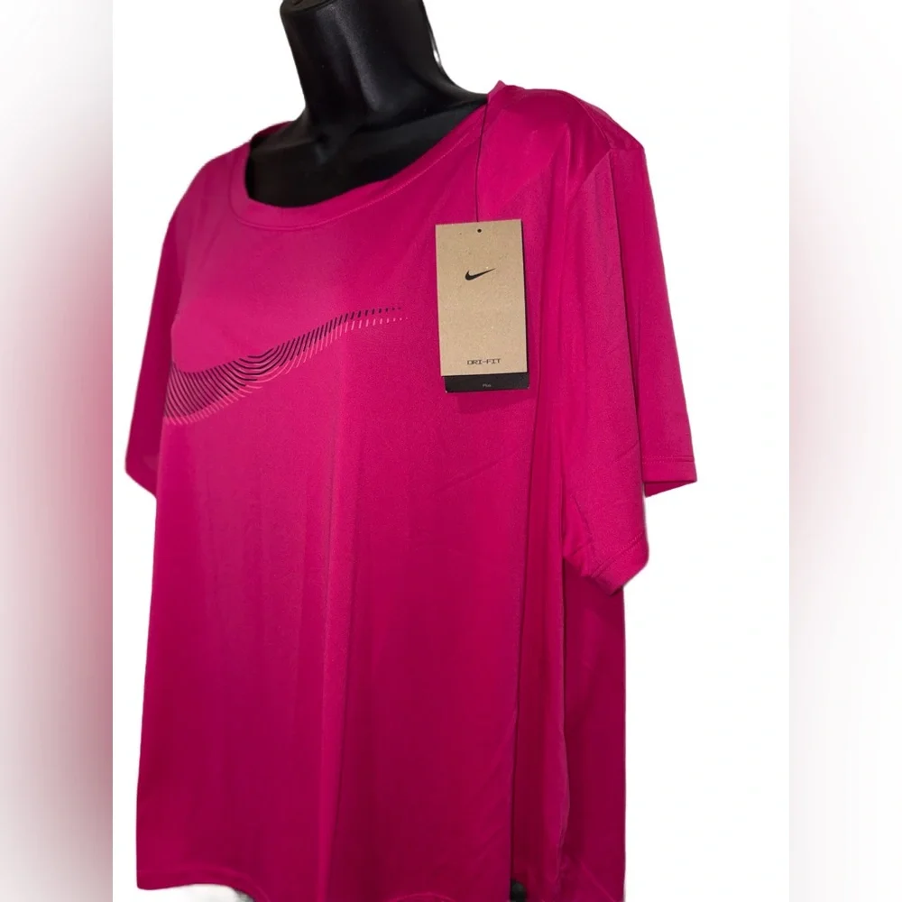 Nike DRI-FIT Shirt ⭐️NWT⭐️ - Picture 3 of 8